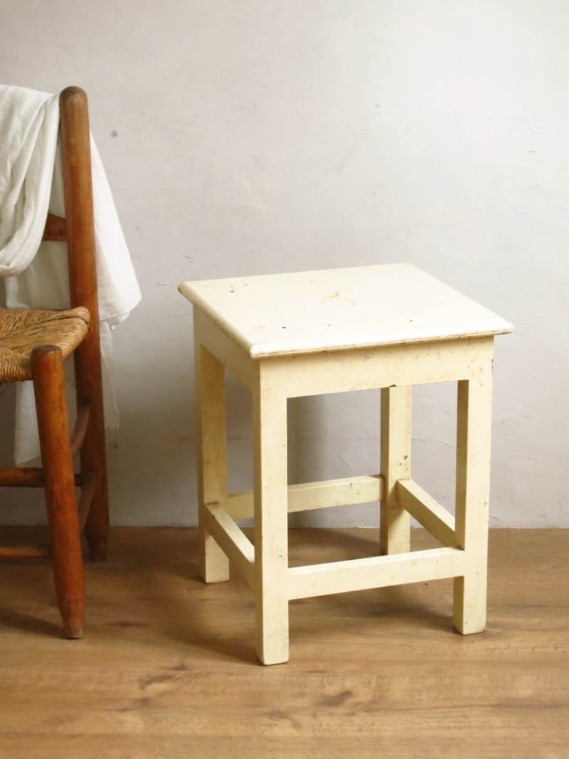 Tabouret industriel en bois