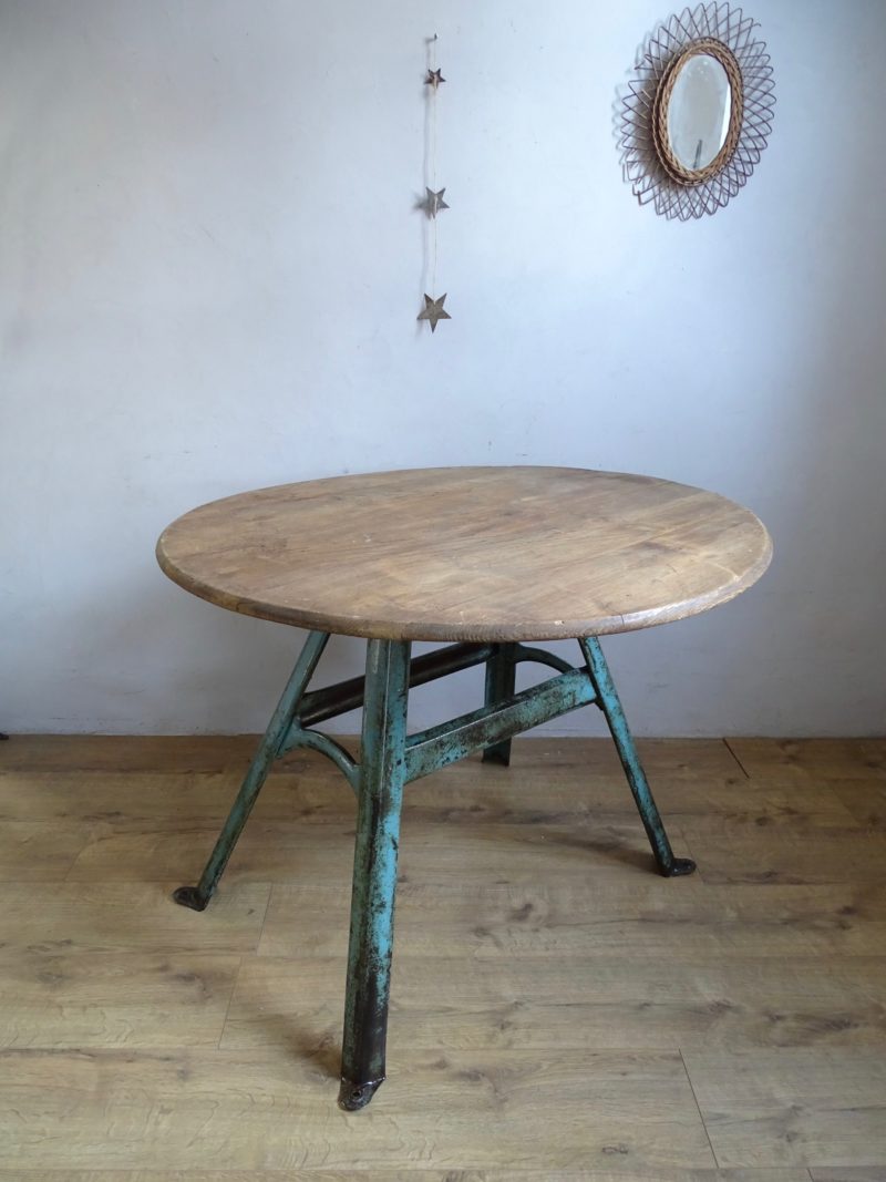 Table industriel ronde