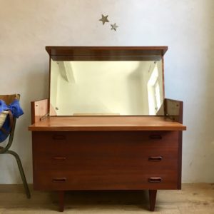 Commode chemin de fer scandinave