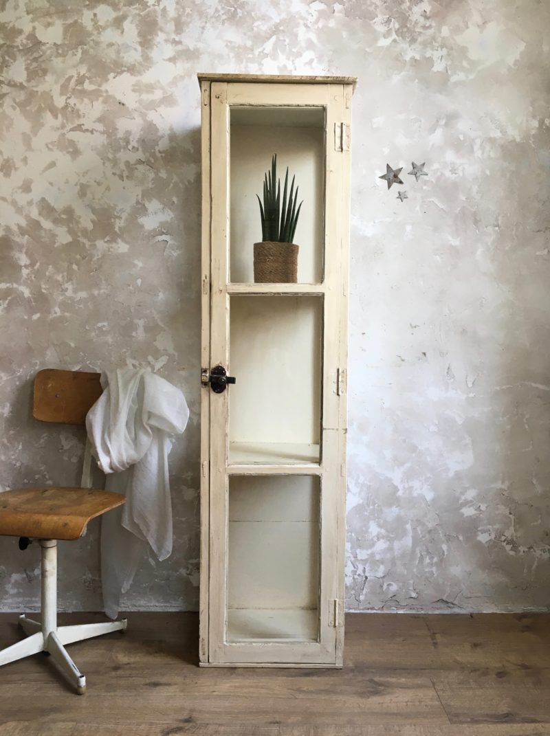 Armoire vitrine