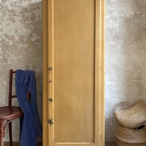 Armoire parisienne