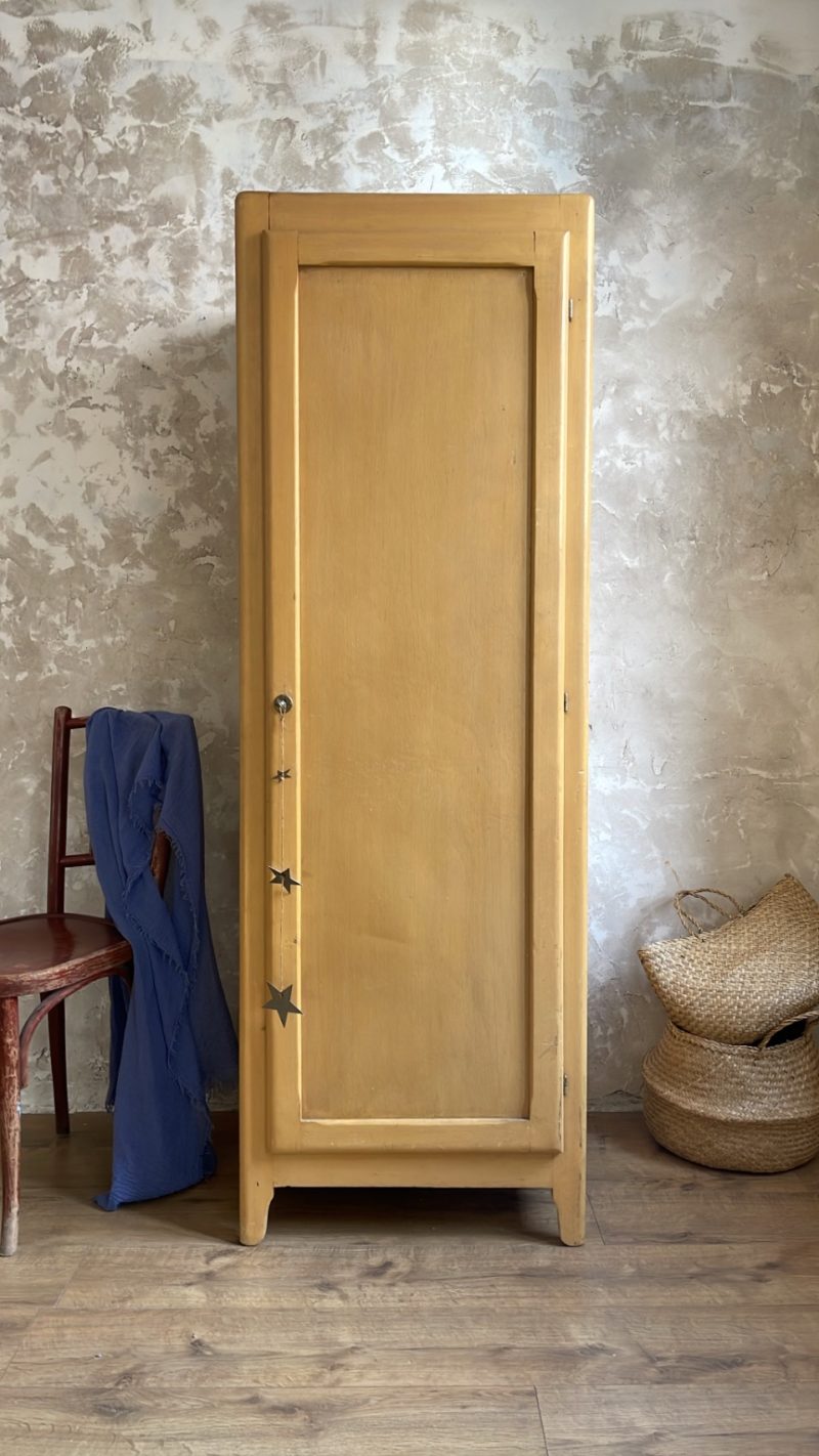 Armoire parisienne