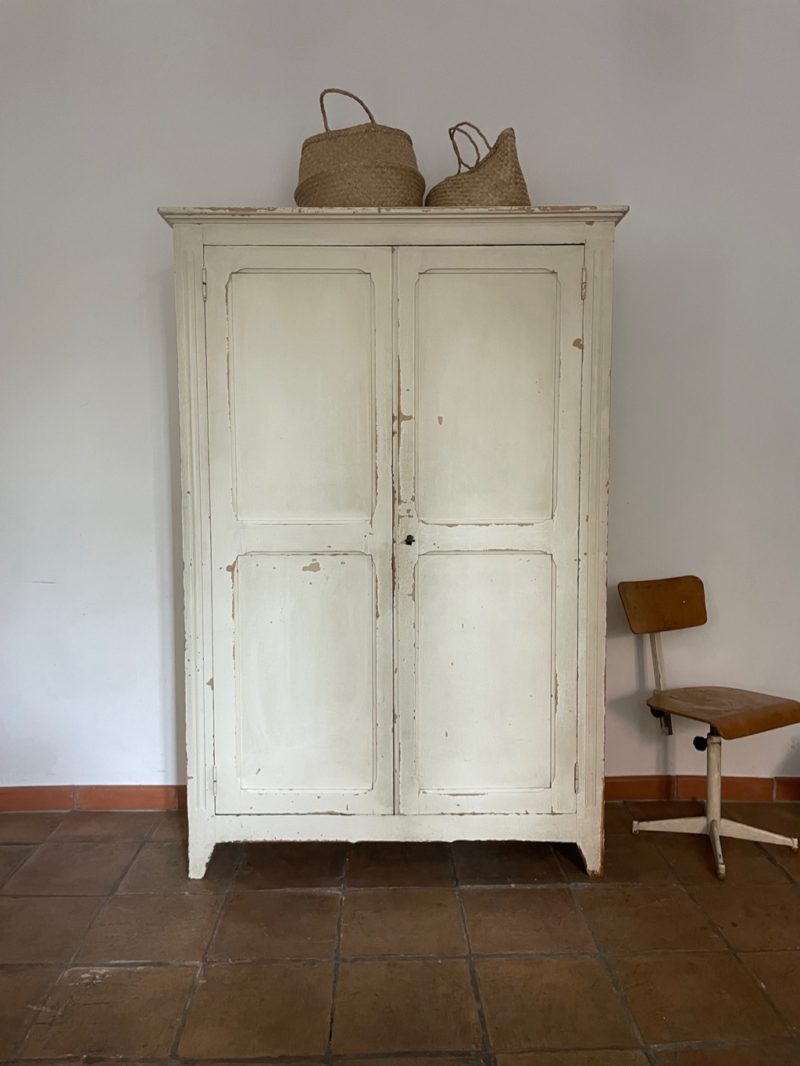 Armoire parisienne