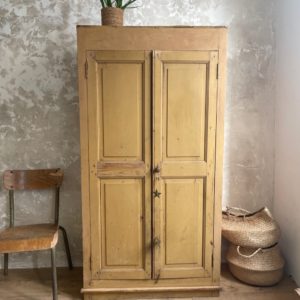 Armoire parisienne