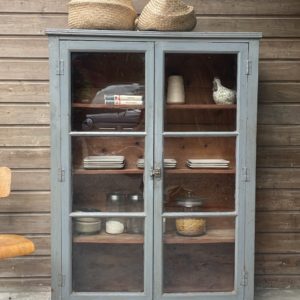 Armoire vitrine