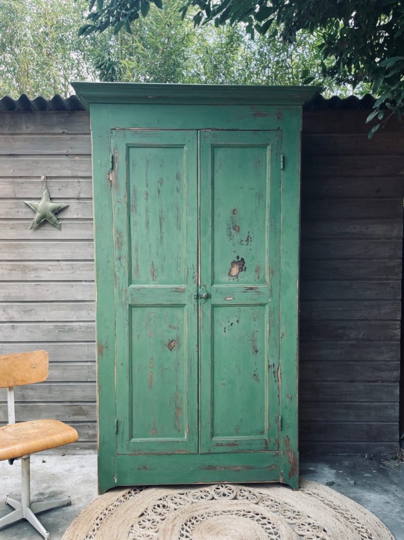 Armoire parisienne