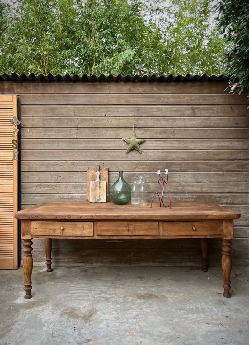 Table de ferme chateau