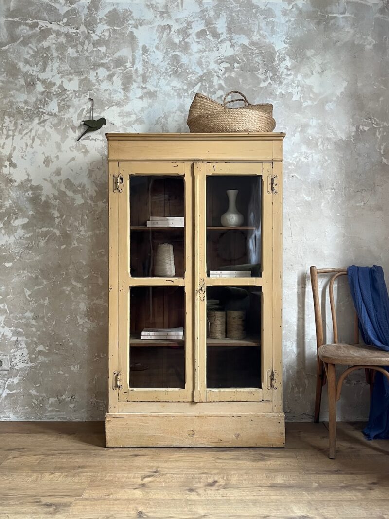 Vitrine ancienne
