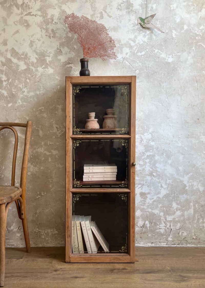 Vitrine ancienne
