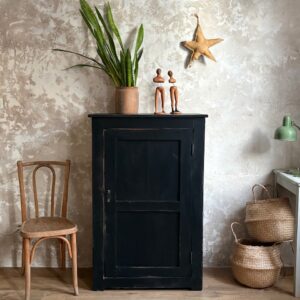 Armoire parisienne